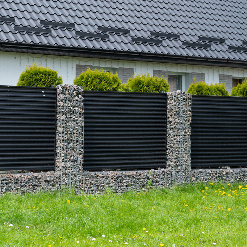 construction clôture jardin maison